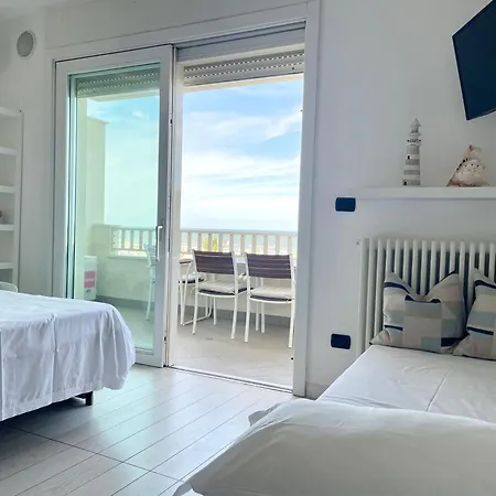 Monolocale Vista Mare Con Parcheggio Apartment